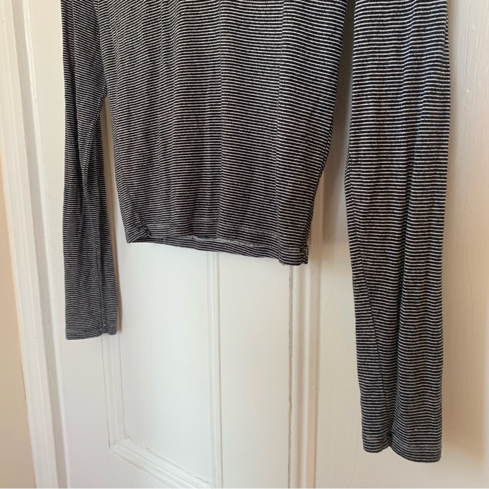 ✨3/$15✨ American Eagle Stripped Long Sleeve - Picture 2 of 7